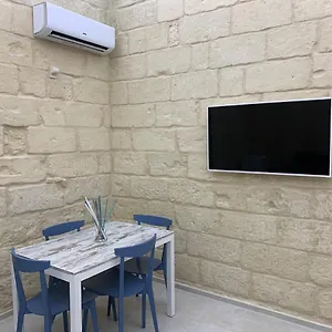  Сasa de vacaciones Casa Loca Intera Casa A Due Passi Da Porta San Biagio Italia