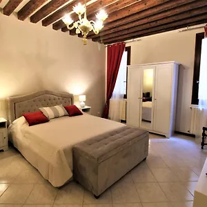 https://central-and-spacious-apartment.hotelinveneto.com