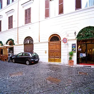 https://vetrina-holidays-apartment-navona-square.it-romehotels.com